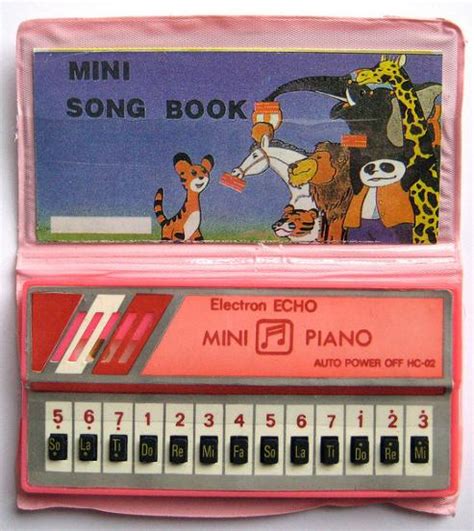 MINI PIANO 1990 .